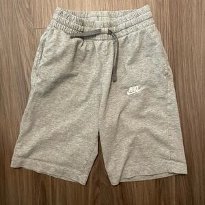Nike Boys Gray Athletic Shorts with Elastic Waistband size M
